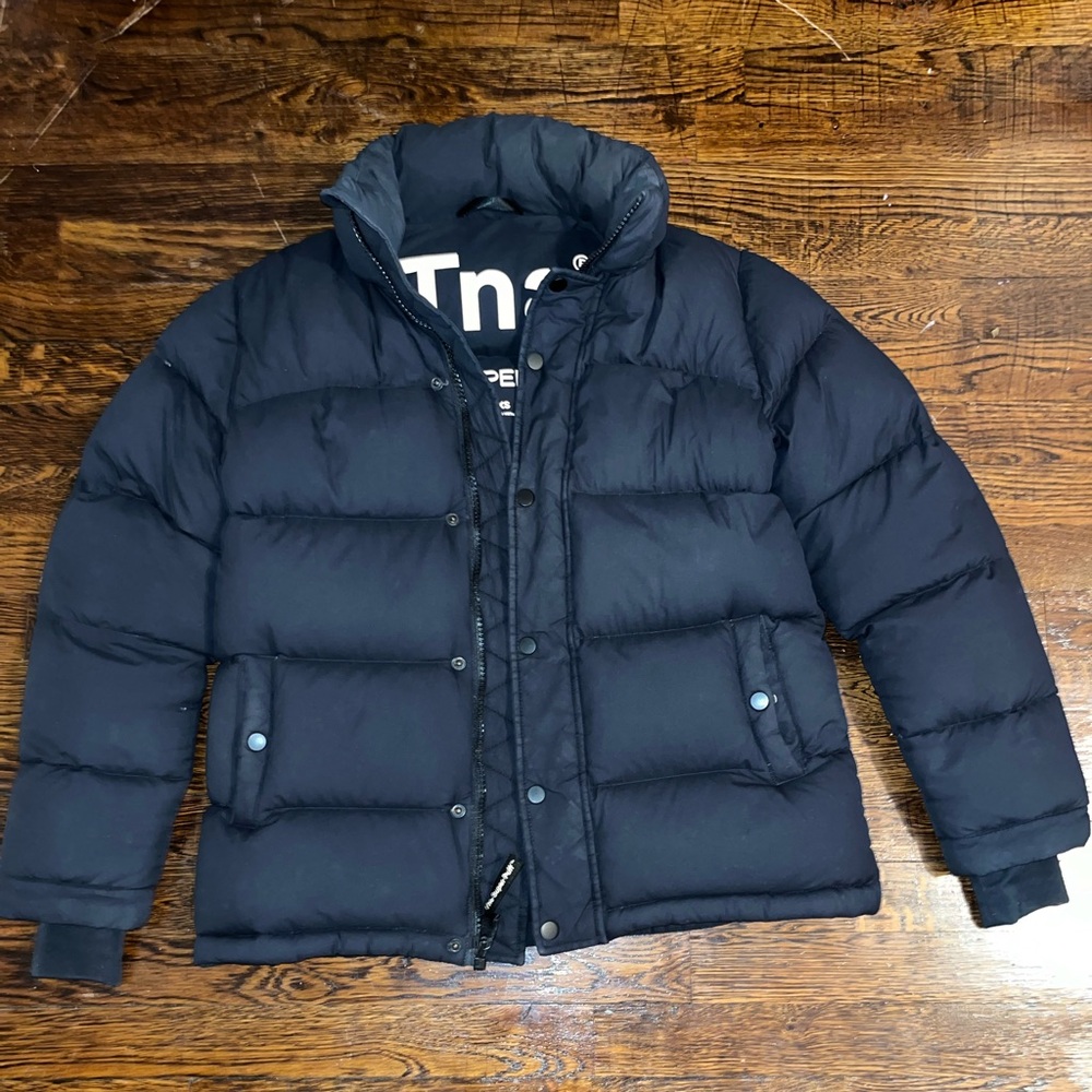 Aritzia Black Puffer Jacket